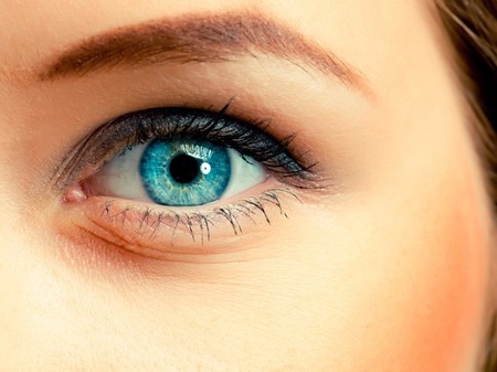 Как выбрать между силикон-гидрогелевыми и гидрогелевыми линзами